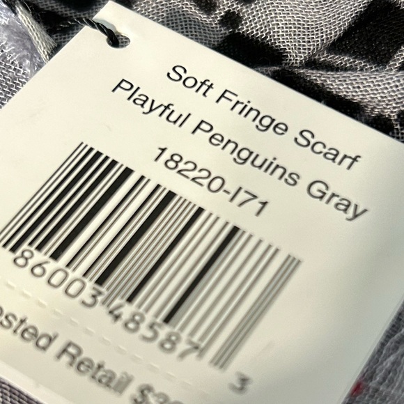 Vera Bradley Playful Penguins Gray Soft Fringe lightweight oblong Scarf New - Picture 7 of 9